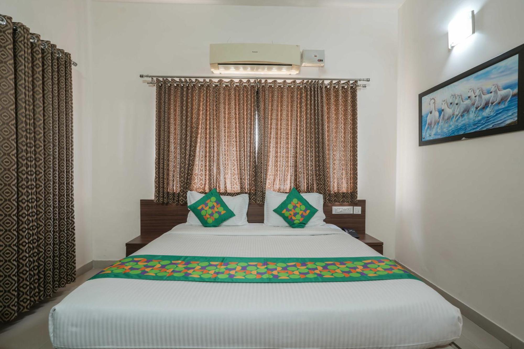 Treebo Pappilon Palace - Pvs Circle Mangaluru Exterior foto