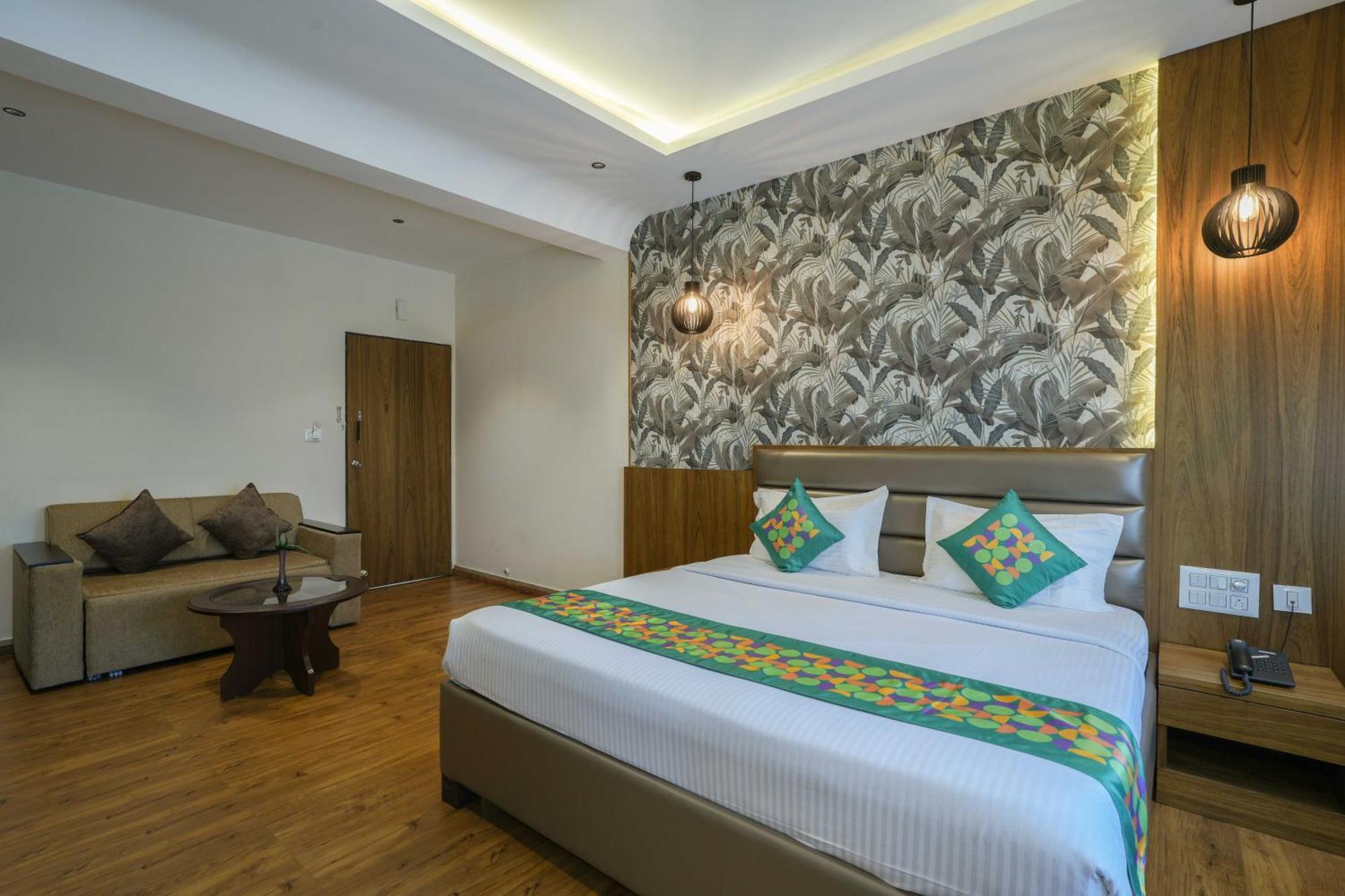 Treebo Pappilon Palace - Pvs Circle Mangaluru Exterior foto