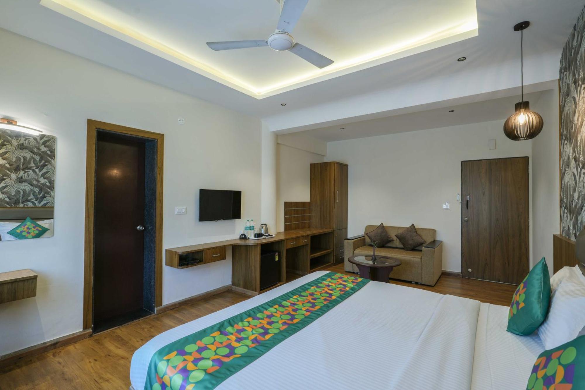Treebo Pappilon Palace - Pvs Circle Mangaluru Exterior foto